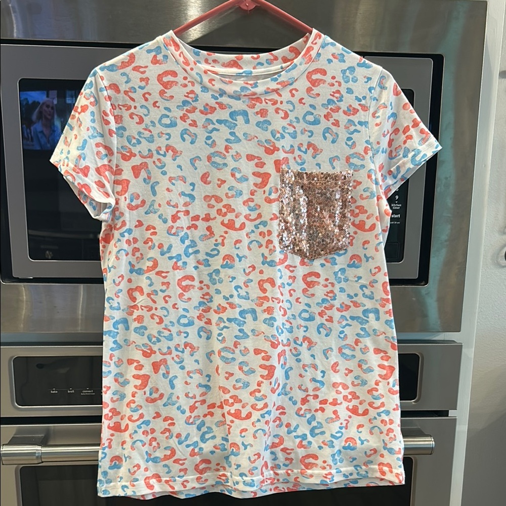 Colorful Leopard Print Women’s T-Shirt with Sequin Pocket